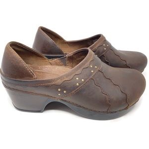 Dansko Clogs Antique Brown Leather. Great for Professionals Womens Size 37